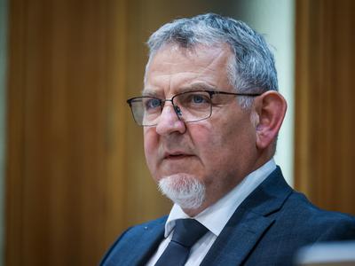 Poslanec SLS Srečko Ocvirk ni glasoval za vlado. Kaj se je zgodilo?