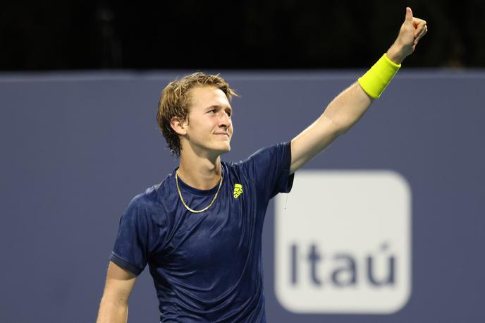 Sebastian Korda | Sebastian Korda, ameriški teniški igralec in sin nekdanjega češkega zvezdnika Petra Korde, se je prvič v karieri na tako velikem turnirju uvrstil med osem najboljših. | Foto Reuters