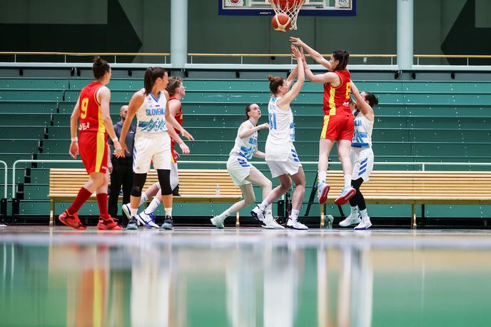 Slovenija : Črna Gora (ženska košarka, priprave na EuroBasket) | Slovenke so še drugič v 24 urah zanesljivo premagale Poljakinje. | Foto Vid Ponikvar