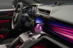 Notranjost pri Porscheju: električni cayenne tudi z ukrivljenim osrednjim zaslonom #foto