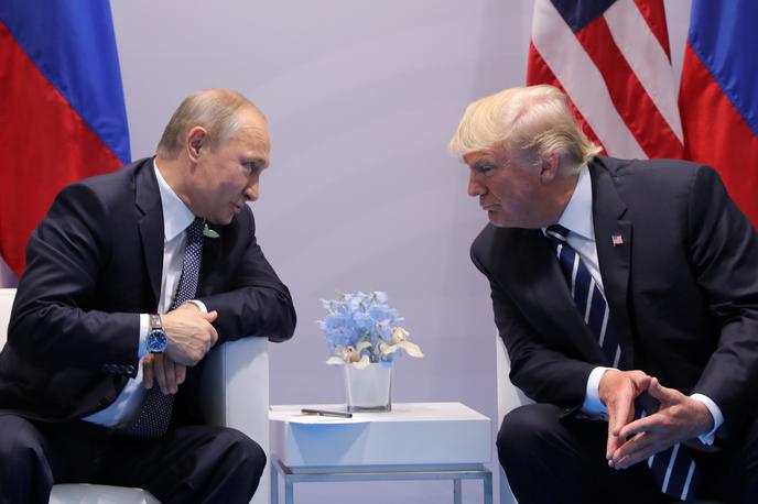 Vladimir Putin Donald Trump Hamburg G20 | Ameriški predsednik Donald Trump je med petimi svetovnimi voditelji najmanj zaupanja vreden. Na četrtem mestu ga je prehitel ruski predsednik Vladimir Putin. | Foto Reuters