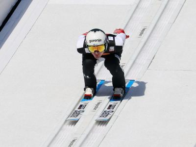 Na ekipni tekmi slavili Avstrijci, Domen Prevc mnogim paral živce