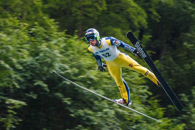 Pozitivno je presenetil Rok Justin, še en lastnik Slatnarjevih smuči. V prvi seriji je skočil najdlje, za pol metra (106,5 m) je preskočil vodilnega Prevca, a malce zaostal za njim in v finalu napadel z drugega mesta. | Foto: 