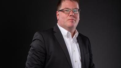 Boštjan Udovič: Dostojno(st), prosim!