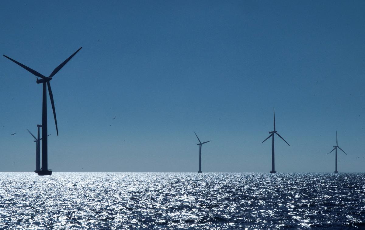 Vetrna elektrarna na morju | Danska multinacionalka ob obalah Otoka že upravlja 12 vetrnih elektrarn na morju, od tega tudi polji Hornsea 1 in 2. | Foto Reuters