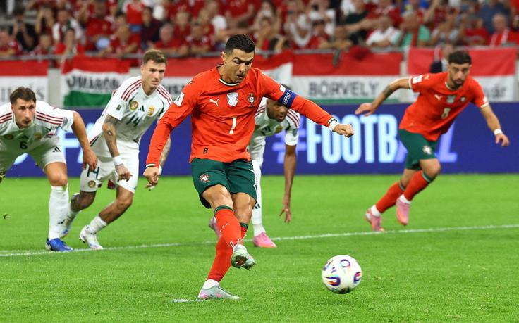 Cristiano Ronaldo podira mejnike. | Foto: Reuters