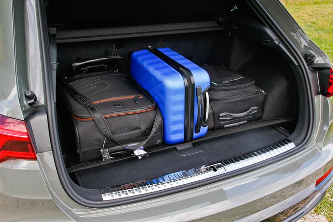 530-litrski prtljažnik se lahko raztegne do 675 litrov, osnovna plošča pa je lahko nameščena na tri različne višine. | Foto: Aleš Črnivec