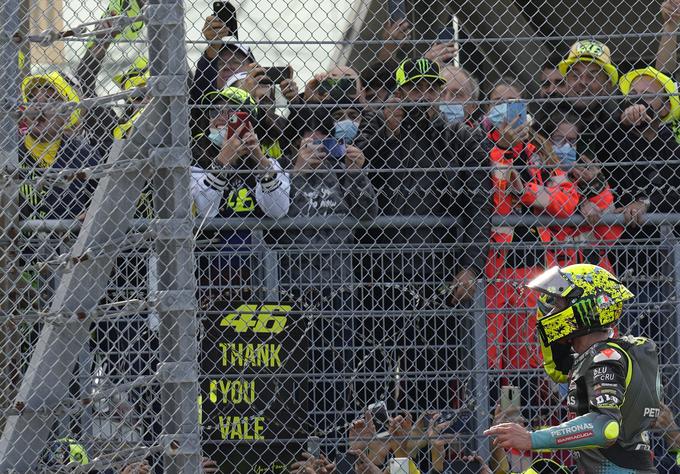 Valentino Rossi se je poslovil od navijačev. | Foto: Guliverimage/Vladimir Fedorenko