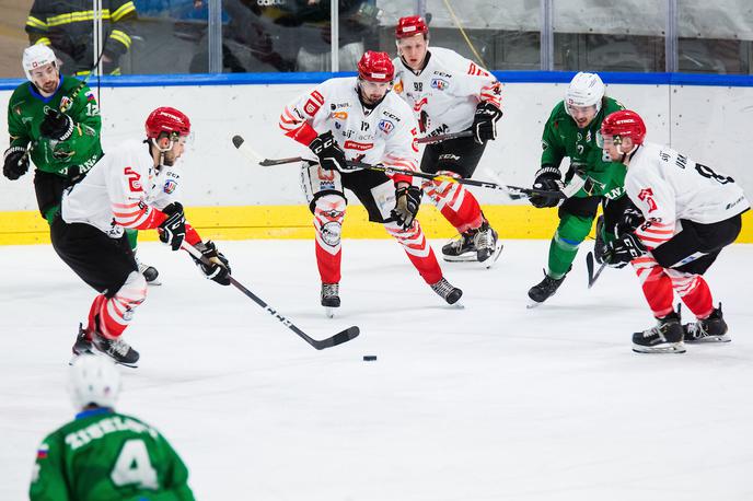 HK Olimpija HDD Jesenice 3. marec 2021 | Olimpija in Jesenice sta še korak bližje polfinalu. | Foto Grega Valančič/Sportida