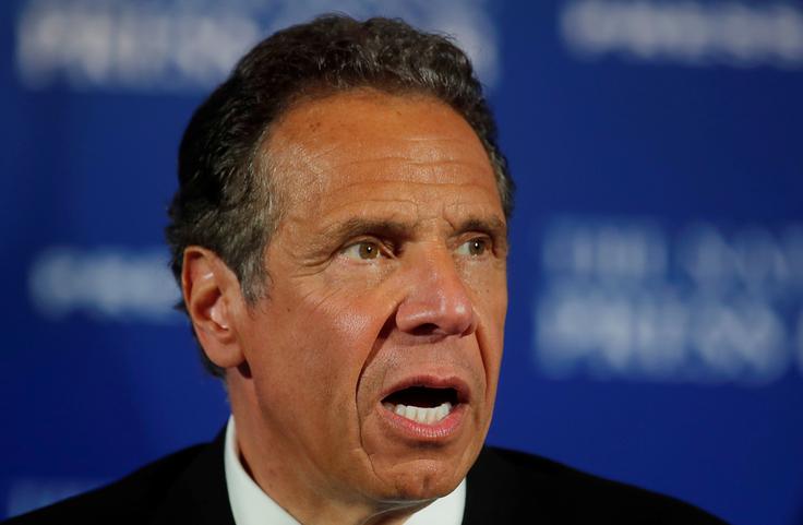 63-letni newyorški guverner Andrew Cuomo vse obtožbe zanika in obljublja, da bo sodeloval s preiskovalci. | Foto: Reuters