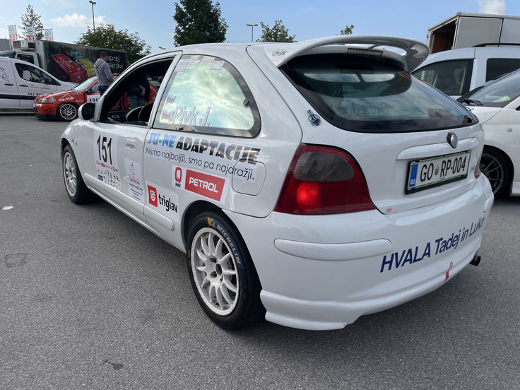 Jan Pivk (MG ZR 105) je vodilni v Razredu 5b, kjer mu za naslov prvaka zadošča že drugo mesto na zadnji dirki. | Foto: Gregor Pavšič