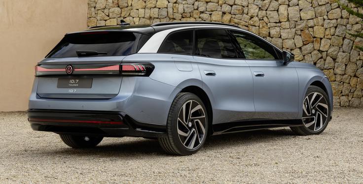 Električnih karavanov še ni veliko – nedavno je Volkswagen pokazal novega ID.7 tourer, ki pa sodi v višji razred kot MG 4. | Foto: Volkswagen