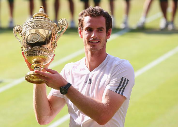 Murray je po 77 letih in Fredu Perryju postal prvi Britanec z osvojeno lovoriko Wimbledona.  | Foto: Gulliver/Getty Images