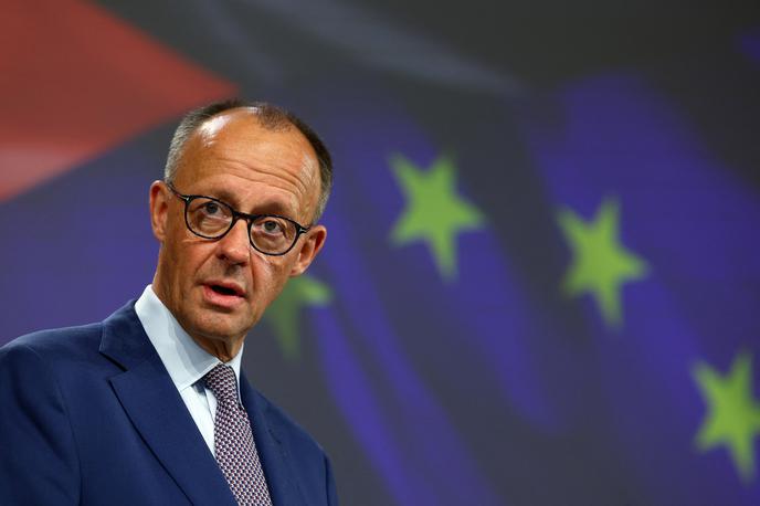 Friedrich Merz | Merz se danes mudi na svojem prvem obisku v Bruslju, odkar je v torek njegova vlada, sestavljena iz konservativne unije (CDU/CSU) in socialdemokratov (SPD), nastopila mandat. Pred tem je že v sredo obiskal tudi Pariz in Varšavo. | Foto Reuters