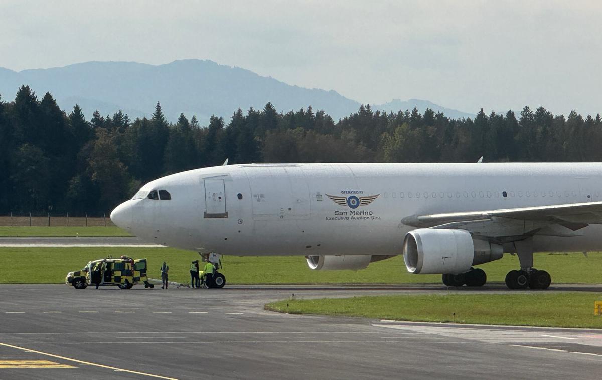 Tovorno letalo Airbus A300B4-622R družbe San Marino Executive Aviation | V Kontroli zračnega prometa Slovenije so v torek pojasnili, da so jih o tehničnih težavah letala, ki je vozilo nevaren tovor, obvestili iz sosednje avstrijske kontrole zračnega prometa. | Foto Bralec