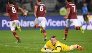 Roma še devetič zapored, Chelseaju derbi
