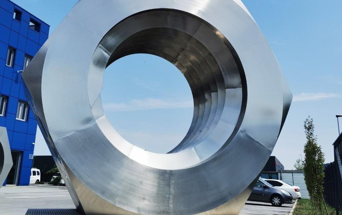 matica Guinnessov rekord | Največja matica na svetu v industrijski coni v Komendi | Foto Metal Industry