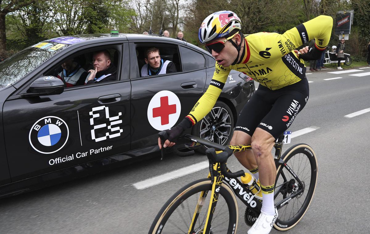 Wout Van aert | Belgijskega kolesarja Wouta van Aerta o hudem padcu na dirki skozi Flandrijo čaka dolgotrajno okrevanje.  | Foto Guliverimage