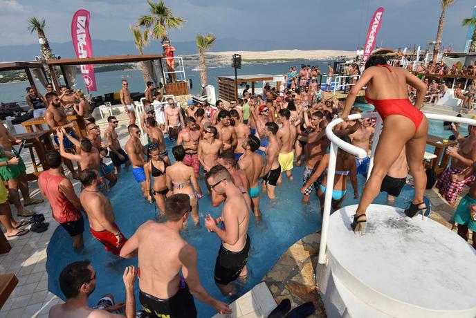 Plaža Zrće ne bo več enaka: letos uvajajo tihi režim