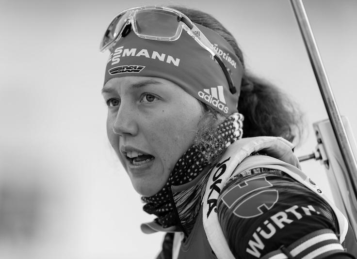 Nekdanja nemška biatlonka Laura Dahlmeier je umrla pri 31 letih. Dvakratna olimpijska prvakinja in sedemkratna svetovna prvakinja je med alpinistično odpravo v pakistanskem gorovju Karakorum 28. julija 2025 doživela hudo nesrečo. Izkazala se je za usodno. Njeni posmrtni ostanki so ostali na gori Laila Peak. | Foto: Sportida