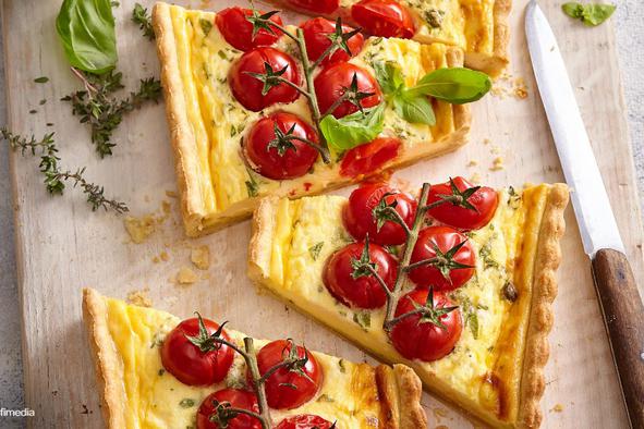 Tart s paradižnikom in kozjim sirom - okusna malica ali kosilo