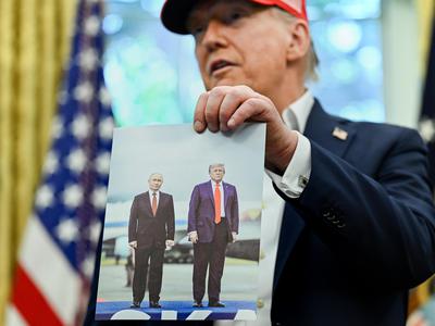 Resno svarilo: Grozi nam velika nevarnost. To sta storila Trump in Putin.