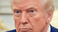 Hud poraz Donalda Trumpa: hrbet so mu obrnili njegovi