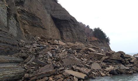 Geologi opozarjajo na nevarne klife: Že majhen kamenček je lahko usoden