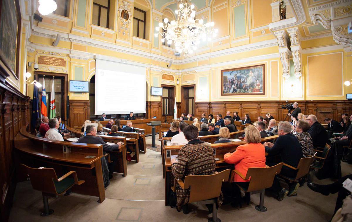 Mestni svet | O seminarjih, ki naj bi jih podjetje Geopolar organiziralo za svetniško skupino SDS v Ljubljani, v stranki ne želijo govoriti. | Foto STA