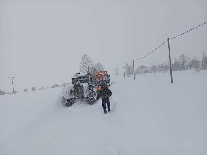 Ponekod v državi je zapadlo tudi več kot meter snega. | Foto: STA