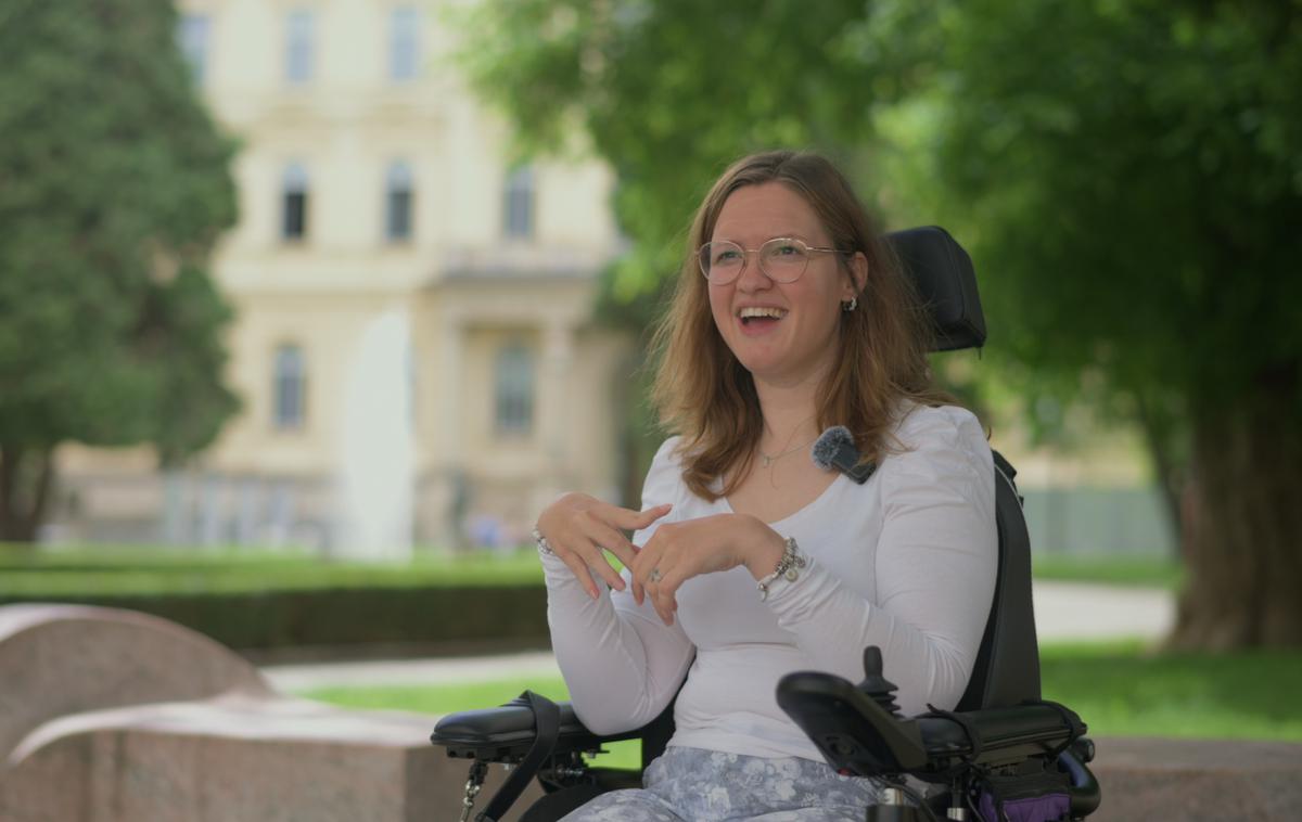 Agnes | Eden največjih izzivov za posameznike, katerih zgodbe predstavljamo, je premagovanje stigme, še posebej na področjih izobraževanja, zaposlovanja, partnerskih odnosov in vsakdanje interakcije. | Foto Zavod Uvid Rogaška Slatina