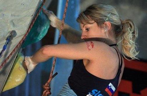 Grosova bo na EP v športnem plezanju branila naslov