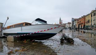 Naraslo morje poplavilo tudi Benetke, umrli dve osebi #foto #video