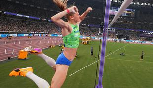 Tina Šutej med dobitniki nagrad Marjana Rožanca