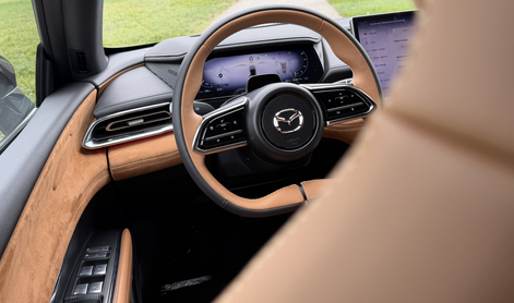 Slovenci že podpisujejo pogodbe: navdušenje za volanom te novosti #foto