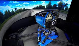 Volvo z naprednim simulatorjem po vzoru Porscheja in Ferrarija plemeniti vozniške užitke