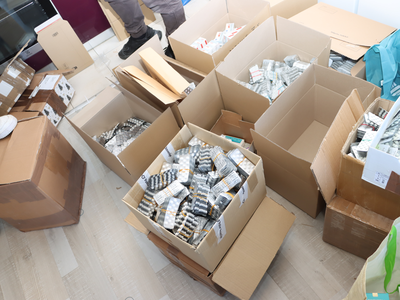 Policija razbila organizirano hudodelsko združbo: zaseženih okoli milijon kosov prepovedanih drog #video