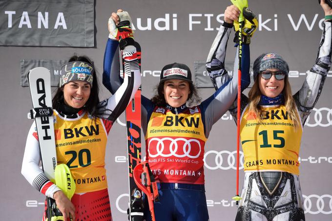 Federica Brignone je nepremagljiva že na štirih zaporednih tekmah v alpski kombinaciji. Na zmagovalnem odru sta se ji pridružili Avstrijka Franziska Gritsch in deskarka/alpska smučarka Ester Ledecka. Za Čehinjo so to prve stopničke v alpski kombinaciji. | Foto: Getty Images