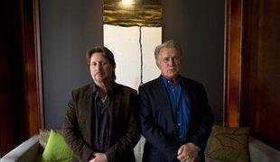 Martin Sheen in Emilio Estevez bosta napisala knjigo