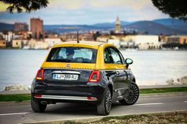 Fiat 500 1.2 8V lounge - šik mestni malček s posluhom za visoko modo