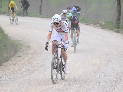 Izjemni Tadej Pogačar na Strade Bianche prišel do rekordne četrte zmage!