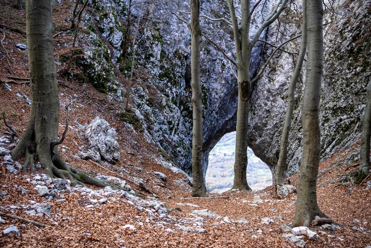Otliško okno od zgoraj, z 800 metrov nadmorske višine | Foto: Matej Podgoršek