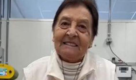 Nenavadna italijanska babica, ki ima na milijone sledilcev #video