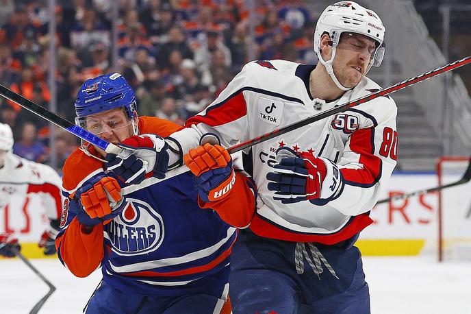 Washington : Edmonton | Hokejisti Washingtona so v gosteh s 3:2 premagali Edmonton.  | Foto Reuters