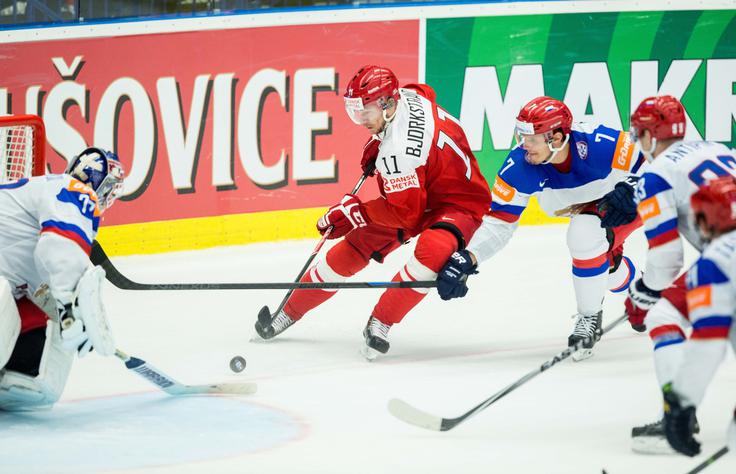 Zadnja leta je nepogrešljiv del danske reprezentance. preden se je preslil k Medveščaku, je igral pri švedski Mori, kjer sta bila del sezone 2012/13 njegova soigralca brata Kopitar.
 | Foto: Vid Ponikvar