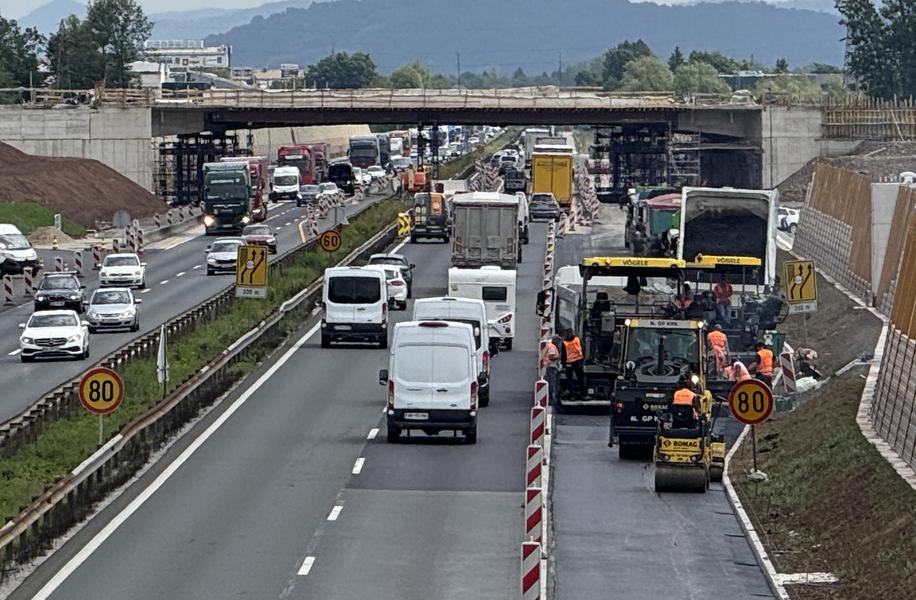 Še vsaj en mesec gneče proti Ljubljani, prihajajo dnevi s prometnimi infarkti