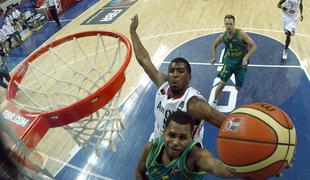Fiba o tekmi, ki je razjezila Slovence: kršitev ni bilo