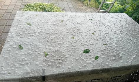 Po Sloveniji nastajajo nevihte, tu je že padala toča #foto