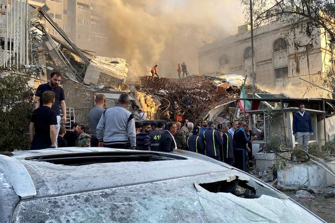 napad na Damask | V napadu na stavbo pri iranskem veleposlaništvu je umrlo šest ljudi. | Foto Reuters