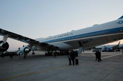 Zakaj se je Trump domov vrnil s starim letalom?